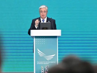 Укрепление гендерного баланса и борьба с коррупцией: Токаев о реформах на госслужбе.