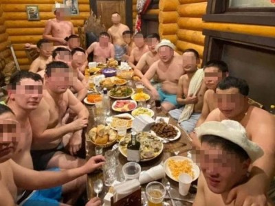 Классика жанра: Полицейские Семея отдохнули в сауне.