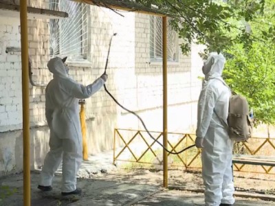 Фейк: «Дезинфекция дворов и подъездов увеличила заболеваемость COVID-19 в Казахстане».