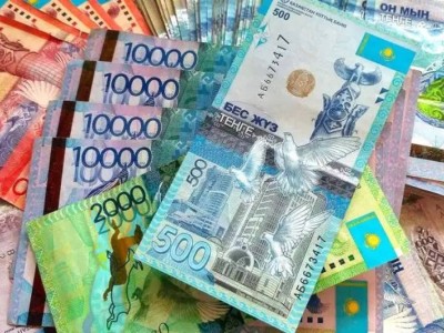 Пенсии и пособия вырастут в Казахстане