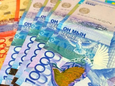 Почему доллар дорожает, а тенге падает