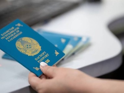 Нужно ли казахстанцам менять паспорта из-за появления нового элемента