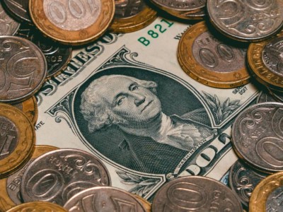 Курс доллара перевалил за 550 тенге