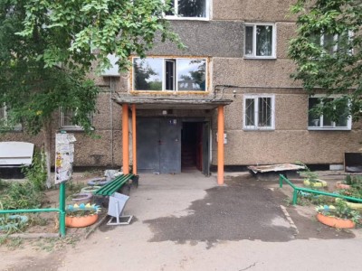 Мать выбросила детей из окна и прыгнула сама в Павлодаре