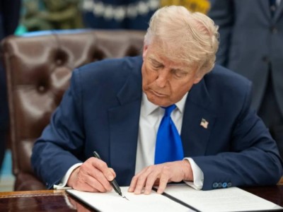 «Это угроза нацбезопасности». Трамп ввёл пошлины против Казахстана