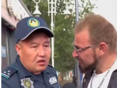 Скандал: полицейский остановил блогера за объятия с девочкой