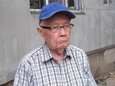 Обманутому профессору из Алматы подарили 23 миллиона