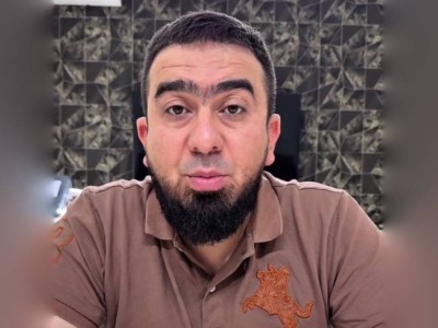 “Топит мою дочь в ведре“: казахстанец пожаловался на бывшую женой и ее мужа