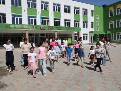 Самые большие в Казахстане комфортные школы построили в Алматы