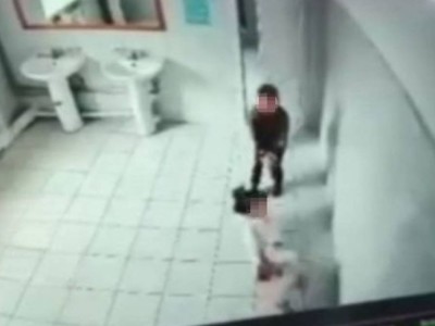 "Девочку затащили в туалет": шокирующий случай в интернате скрыли в Таразе