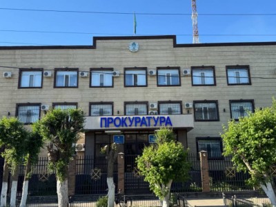 Пьяный казахстанец принял прокуратуру за дом друга и получил 5 суток