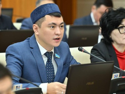 Пост депутата в соцсетях возмутил казахстанцев