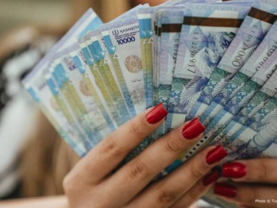 Сколько в среднем зарабатывают казахстанцы