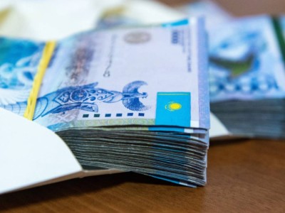ИИ вычислил, как чиновники выплачивали себе многомиллионные зарплаты и премии