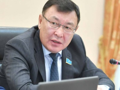 "Тоже пил, на работе полдня отходишь" – генерал полиции о запрете на свободную продажу алкоголя