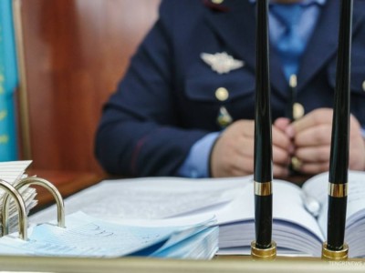 Тело женщины и полицейский без сознания: начальников уволили в Караганде
