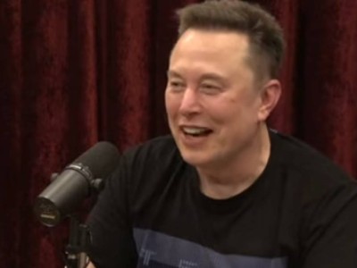 Илон Маск предсказал исчезновение смартфонов через 5 лет