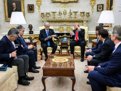 Белый дом показал эксклюзивные фотографии со встречи Токаева с Трампом в Овальном кабинете