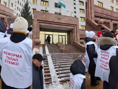 Токаев дал 12 дней генпрокурору из-за обращений матерей погибших солдат