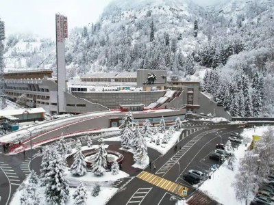 Электромобилям хотят ограничить движение на дороге Медеу – Шымбулак