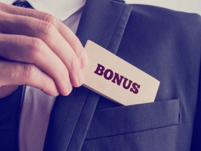 Кому положены 13-я зарплата и премии