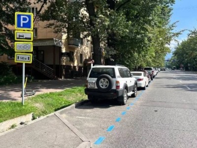 Частные платные парковки отменят в Алматы и Астане