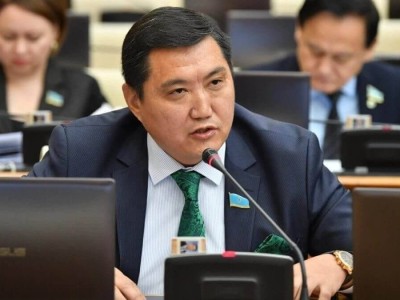 "Придем за каждым". Депутат Базарбек предупредил