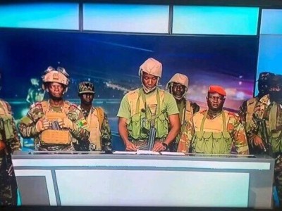 в Бенине военные захватили контроль над национальным телевидением