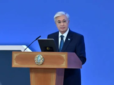 Токаев поздравил казахстанцев с Днем независимости