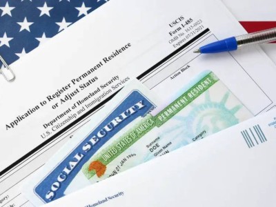 США приостанавливают программу розыгрыша грин-карт