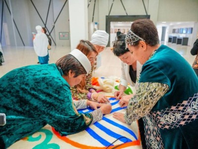«Национальный код - наследие для поколений»: в Астане прошел этнофорум с участием почитателей казахского ремесла