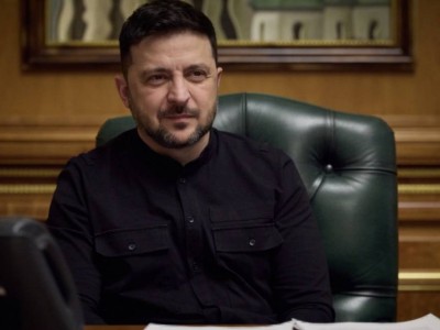 Зеленский прокомментировал атаку “украинских дронов“ на резиденцию Путина