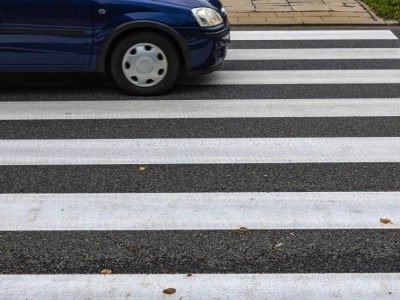 МВД разъяснило спор водителей и пешеходов о вынужденной остановке на «зебре»