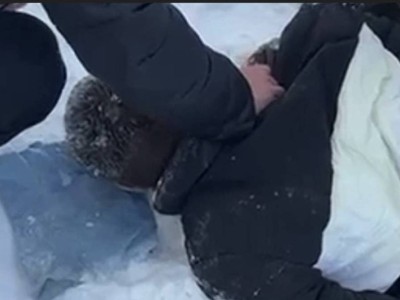 "Ранил спецназовца". Астанчанин вышел на дорогу и выстрелил в машину