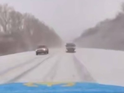 Полицейски мастерски ушел от столкновения "лоб в лоб" с Toyota Alphard в ВКО