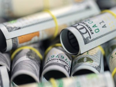 Курс доллара продолжает снижаться в Казахстане