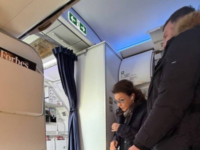 Даригу Назарбаеву заметили на рейсе Астана - Алматы