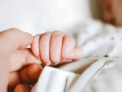 Сколько платят за рождение ребенка в Казахстане с 2026 года