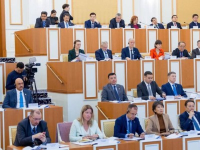 Представитель ОБСЕ посетил брифинг, посвящённый проекту новой Конституции