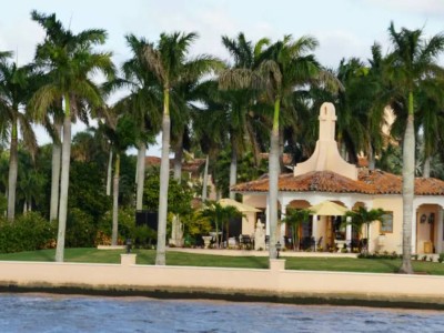 Трампа хотели убить в его же резиденции: нападавший застрелен