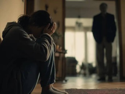 "Он признался, но полиция отпустила". Чиновник изнасиловал несовершеннолетнюю в ЗКО