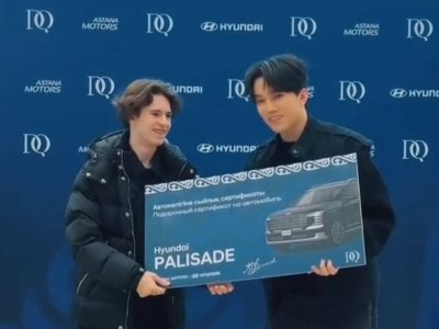 Димаш Кудайберген подарил олимпийскому чемпиону автомобиль