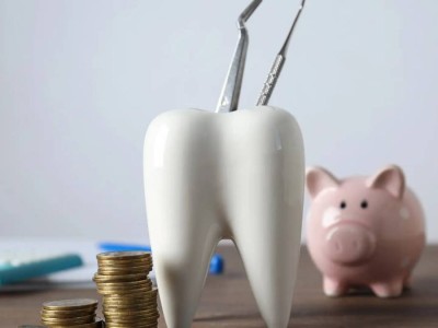 Директор стоматологических клиник фиктивно лечил за счет денег Damumed