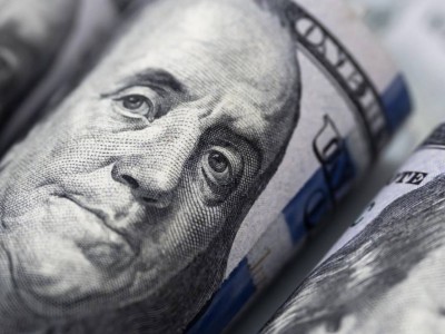 Доллар резко подешевел в Казахстане