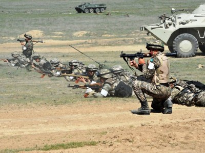 ЧП на военных учениях: в Атырауской области погиб солдат