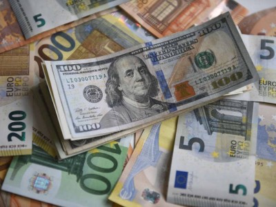 Курсы валют 14 марта: доллар подешевел на торгах KASE