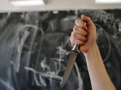 Инцидент в школе Атырау: подросток ранил восьмиклассницу