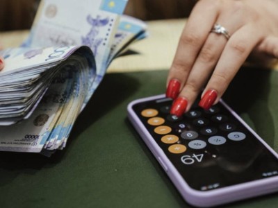 В Казахстане могут проиндексировать зарплаты на фоне роста цен на нефть