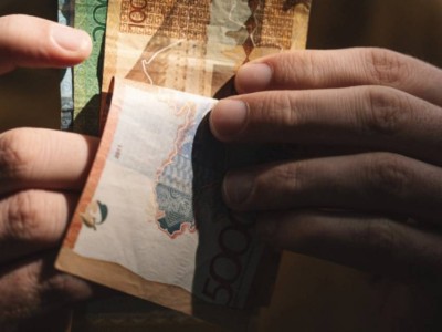 Школьница подала в суд на отца после смерти матери и брата