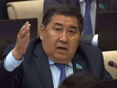 Депутат Бапи предложил “уехать“ противникам казахских традиций